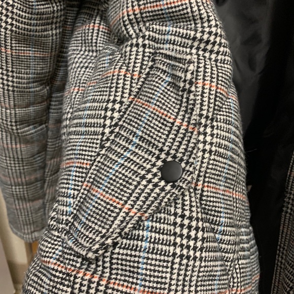 Jacket - Picture 4 of 7